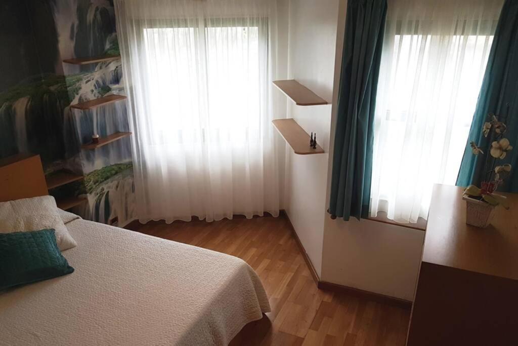 Apto. reformado primera línea playa de Samil, Vigo Exterior foto