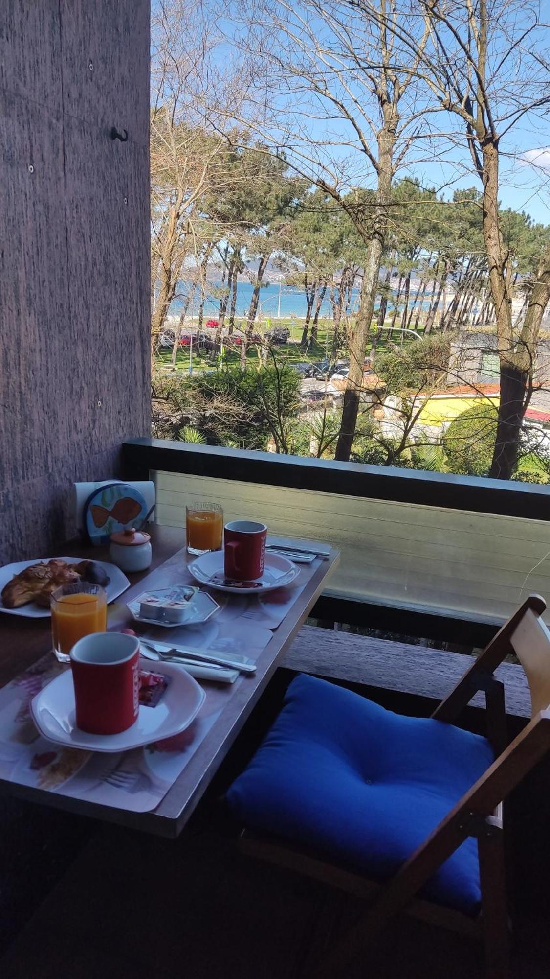 Apto. reformado primera línea playa de Samil, Vigo Exterior foto